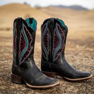 Ariat West Bound Western Boot   like new size 7.5